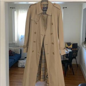 1976 VINTAGE BURBERRY TRENCH COAT